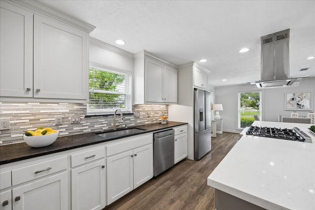 2330 Droxford Drive, Houston, TX 77008