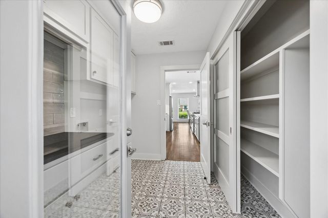 2330 Droxford Drive, Houston, TX 77008