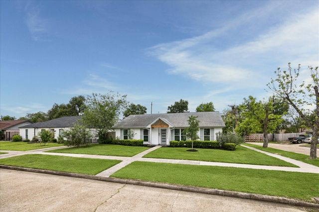 2330 Droxford Drive, Houston, TX 77008