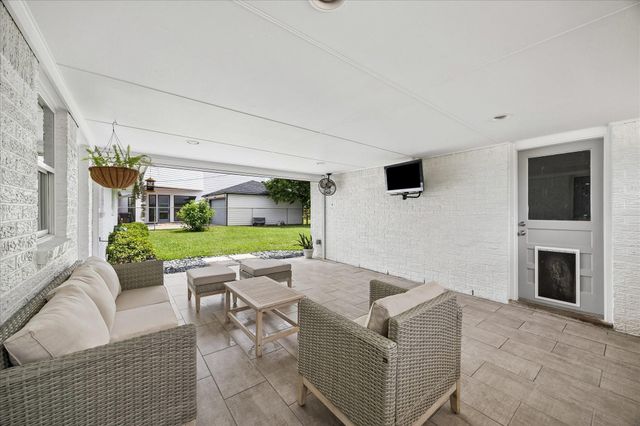 2330 Droxford Drive, Houston, TX 77008