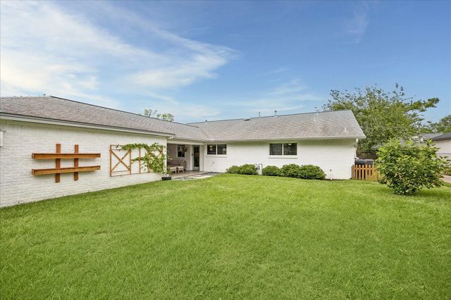 2330 Droxford Drive, Houston, TX 77008