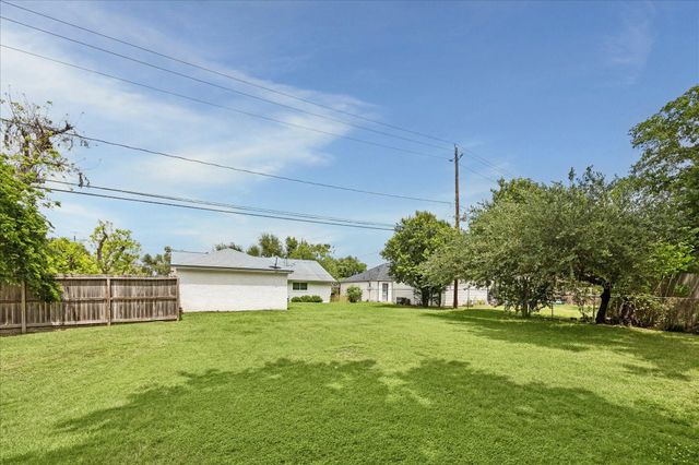 2330 Droxford Drive, Houston, TX 77008