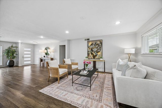 2330 Droxford Drive, Houston, TX 77008