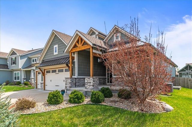 2533 SW Old Port Road, Lee's Summit, MO 64082