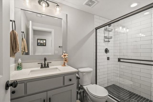 2533 SW Old Port Road, Lee's Summit, MO 64082