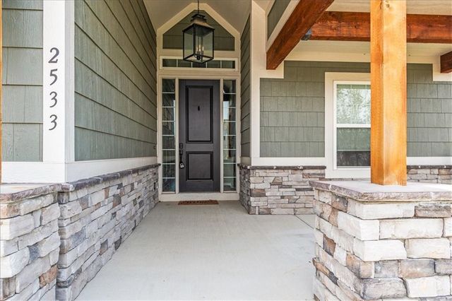 2533 SW Old Port Road, Lee's Summit, MO 64082