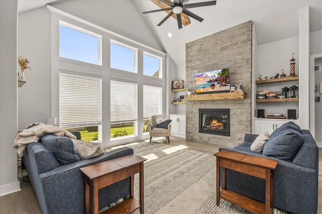 2533 SW Old Port Road, Lee's Summit, MO 64082