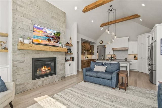 2533 SW Old Port Road, Lee's Summit, MO 64082