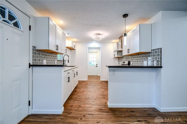 16 Laurel Road, Medway, OH 45341