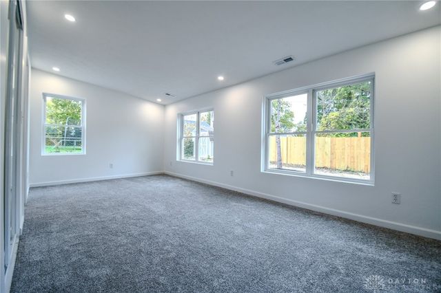 16 Laurel Road, Medway, OH 45341