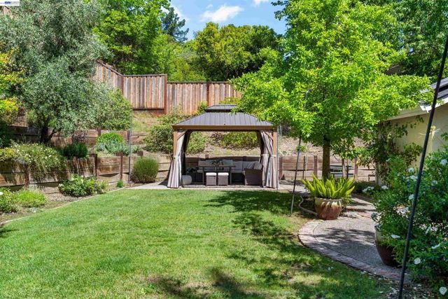 1413 Goleta Ct, Walnut Creek, CA 94597