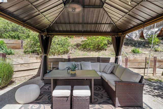 1413 Goleta Ct, Walnut Creek, CA 94597