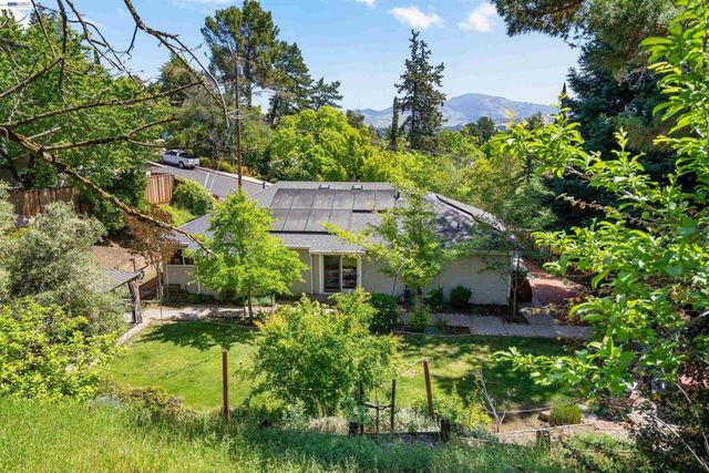 1413 Goleta Ct, Walnut Creek, CA 94597