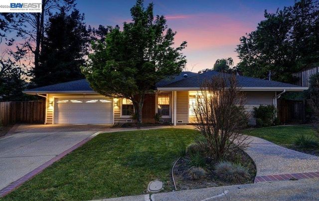 1413 Goleta Ct, Walnut Creek, CA 94597