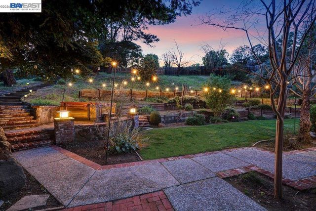 1413 Goleta Ct, Walnut Creek, CA 94597