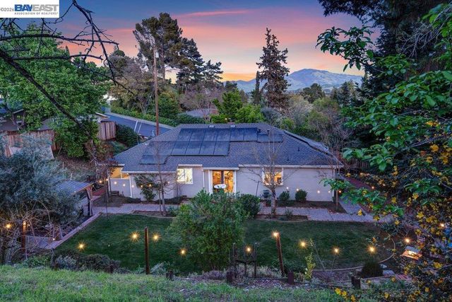 1413 Goleta Ct, Walnut Creek, CA 94597