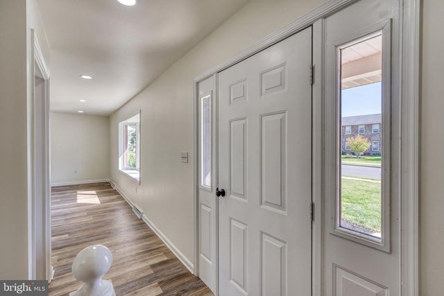 18 BOURBON RED DRIVE, Mechanicsburg, PA 17050