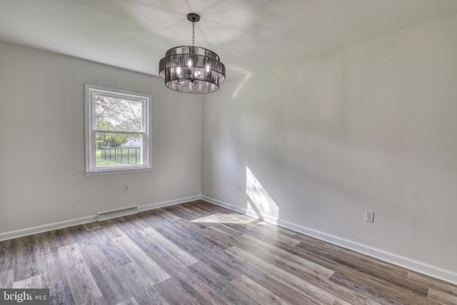 18 BOURBON RED DRIVE, Mechanicsburg, PA 17050