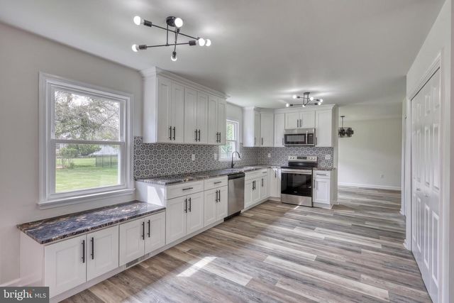 18 BOURBON RED DRIVE, Mechanicsburg, PA 17050