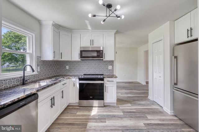 18 BOURBON RED DRIVE, Mechanicsburg, PA 17050