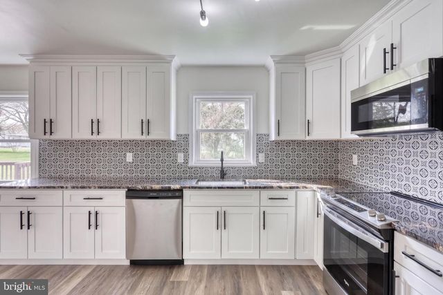 18 BOURBON RED DRIVE, Mechanicsburg, PA 17050