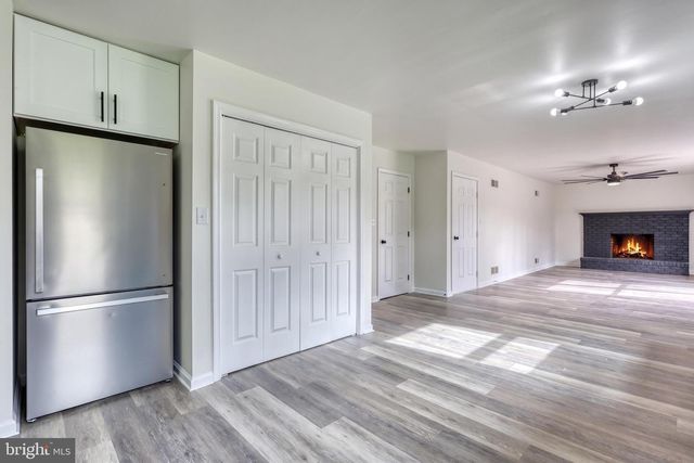 18 BOURBON RED DRIVE, Mechanicsburg, PA 17050