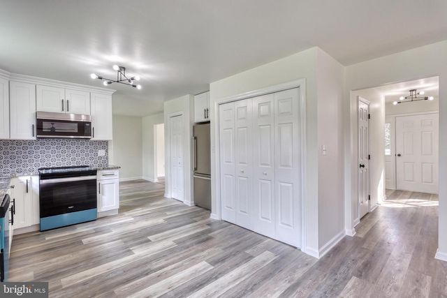 18 BOURBON RED DRIVE, Mechanicsburg, PA 17050
