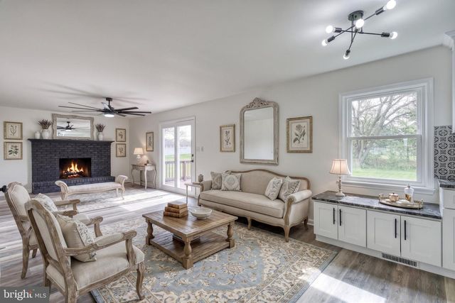 18 BOURBON RED DRIVE, Mechanicsburg, PA 17050