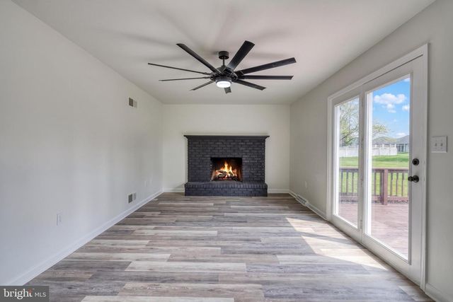 18 BOURBON RED DRIVE, Mechanicsburg, PA 17050