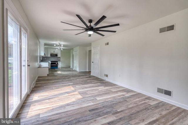 18 BOURBON RED DRIVE, Mechanicsburg, PA 17050