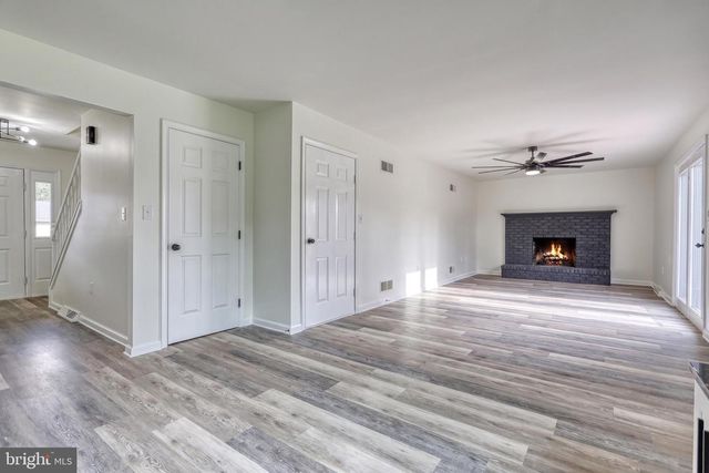 18 BOURBON RED DRIVE, Mechanicsburg, PA 17050