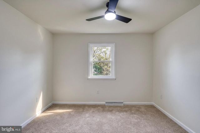 18 BOURBON RED DRIVE, Mechanicsburg, PA 17050