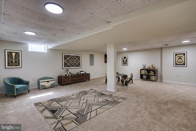 18 BOURBON RED DRIVE, Mechanicsburg, PA 17050
