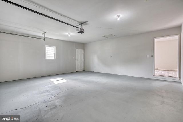 18 BOURBON RED DRIVE, Mechanicsburg, PA 17050
