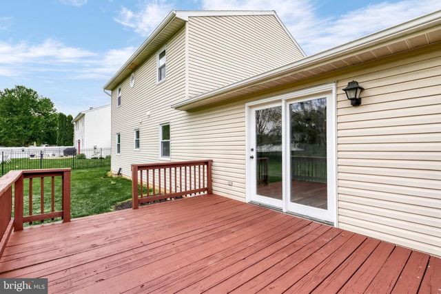 18 BOURBON RED DRIVE, Mechanicsburg, PA 17050