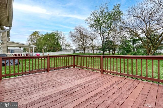 18 BOURBON RED DRIVE, Mechanicsburg, PA 17050