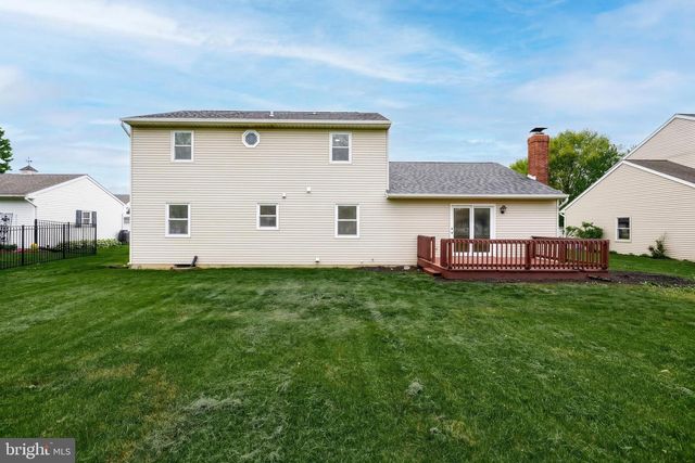 18 BOURBON RED DRIVE, Mechanicsburg, PA 17050