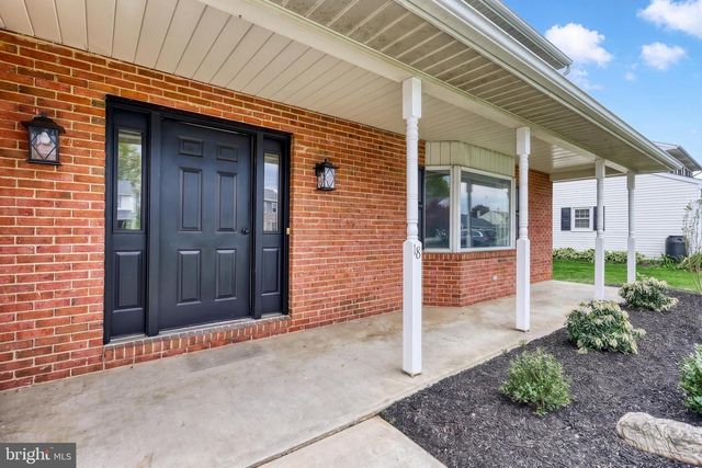 18 BOURBON RED DRIVE, Mechanicsburg, PA 17050