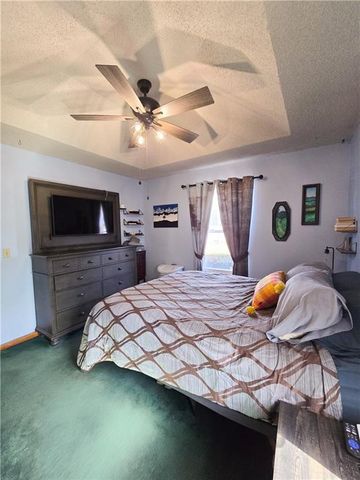 11518 N Virginia Avenue, Kansas City, MO 64155