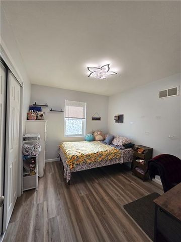 11518 N Virginia Avenue, Kansas City, MO 64155