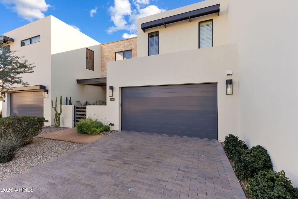 Image 1 of property listing at 5547 E ARROYO VERDE Drive, Paradise Valley, AZ 85253