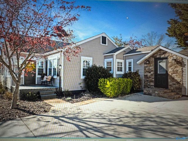 208 Surrey Road, Huntsville, AL 35801