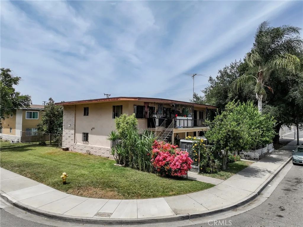 1011 W 8th, Pomona, CA 91766