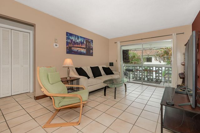 801 Pine Drive 20, Pompano Beach, FL 33060