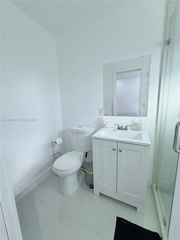 4600 W 8th Ave B, Hialeah, FL 33012