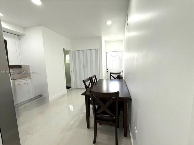 4600 W 8th Ave B, Hialeah, FL 33012