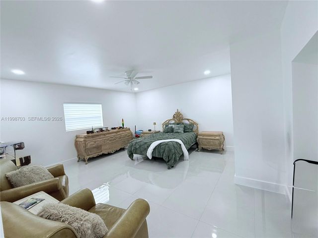 4600 W 8th Ave B, Hialeah, FL 33012