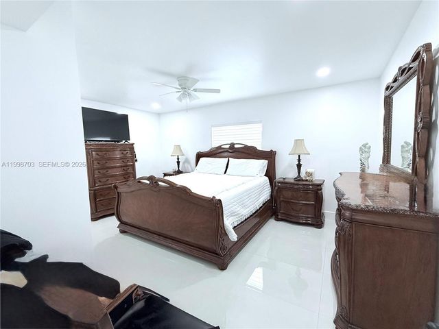 4600 W 8th Ave B, Hialeah, FL 33012