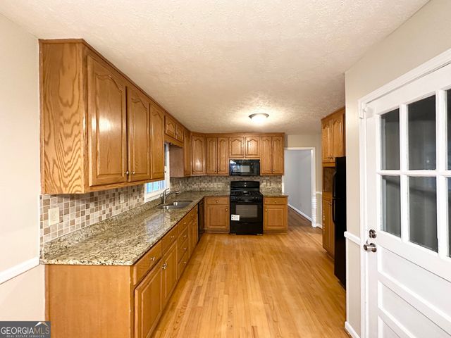 3138 Beechwood Drive, Lithia Springs, GA 30122