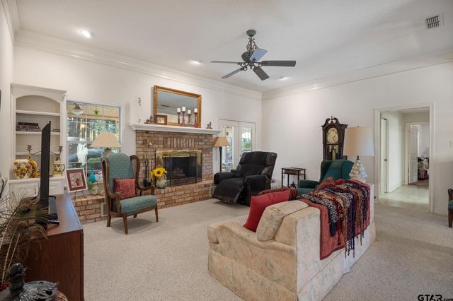 3401 W FM 1910, Jacksonville, TX 75766